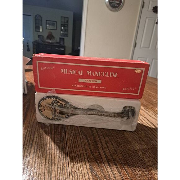 Vintage New Prestige Mandolin Music Box Hong Kong Handcrafted Plays Tomorrow 11" - Picture 5 of 5